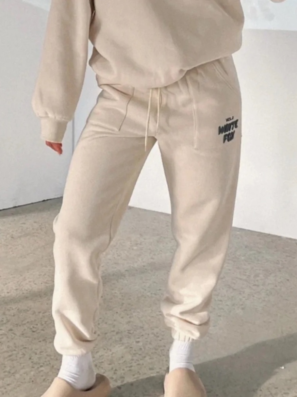 White Fox Boutique Offstage Sweatpants Pebble